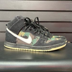 Nike SB Dunk High “Camo”